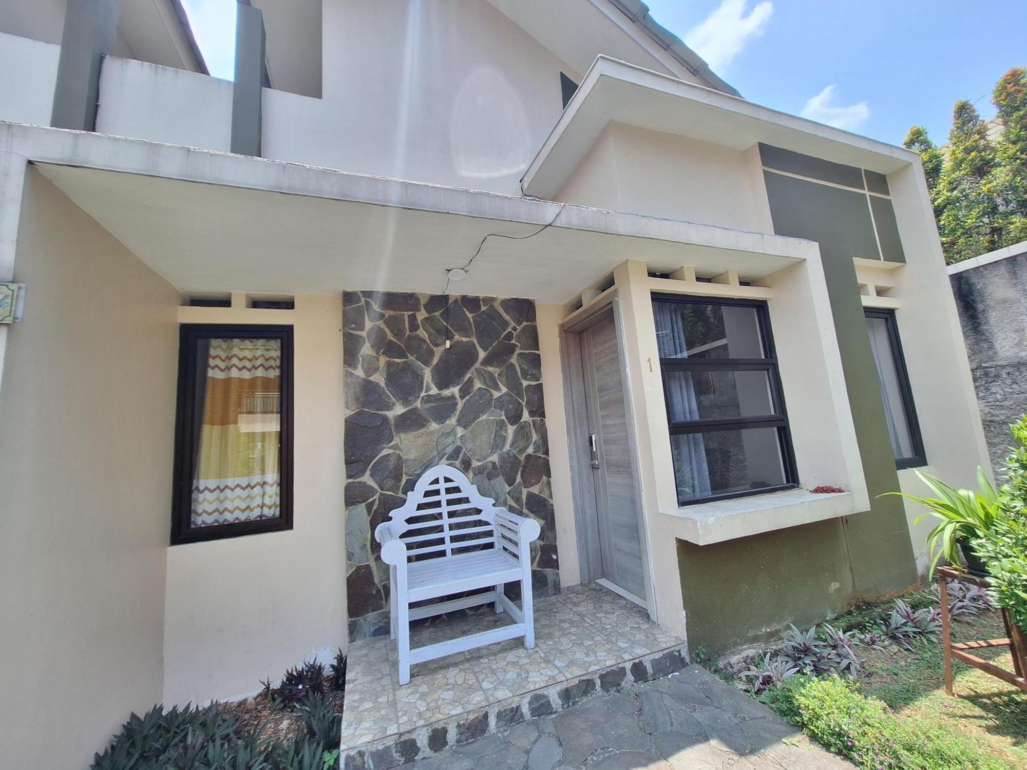 Urbanview Hotel Inkoppabri Cisarua Puncak 外观 照片